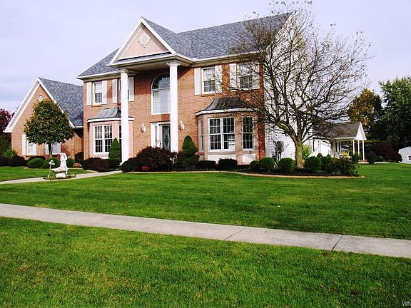 3rd image of 44 Greenbriar Dr