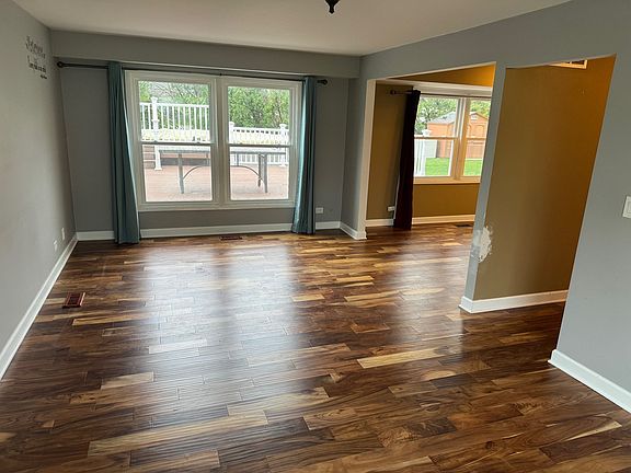 4th image of 1325 Elm Dr
