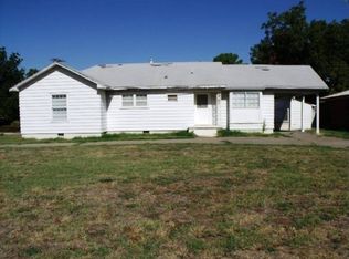 800 N Burns St, Holdenville, OK 74848