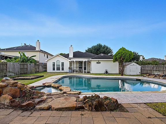 4th image of 6738 Laguna Trace St