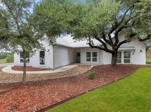 116 Clemente Zapata, Blanco, TX 78606