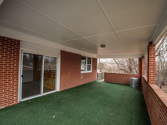 5th image of 1140 Halliahurst Ave