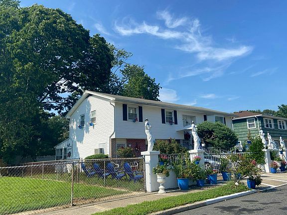 4th image of 405 Elder St