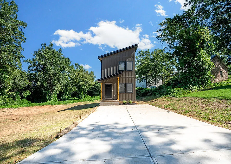 1633 Massapoag Rd
