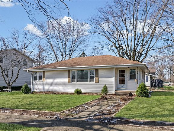 3rd image of 404 S Maple St