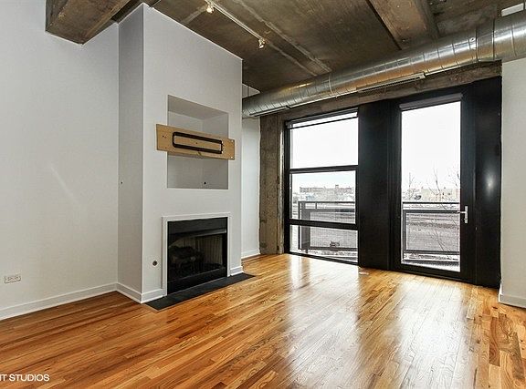 2nd image of 1071 W 15th St Unit 316