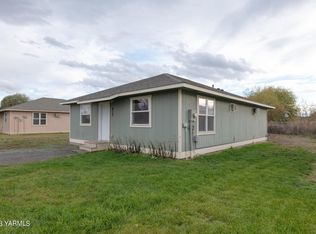 612 Mark St, Granger, WA 98932