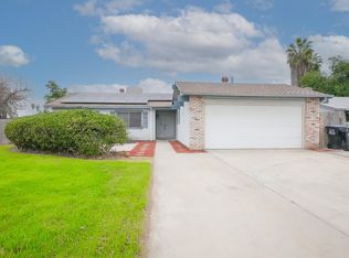 1629 S Rossmoor Court, Visalia, CA 93277