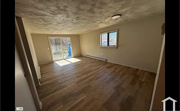 2 bed, 900 sqft, $1,950 — Photo 1
