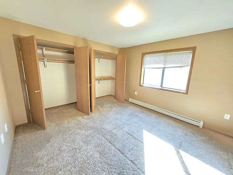 Eastern Hills Apartments — Photo 21