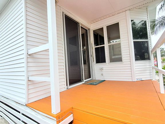 4th image of 11911 66th St #214