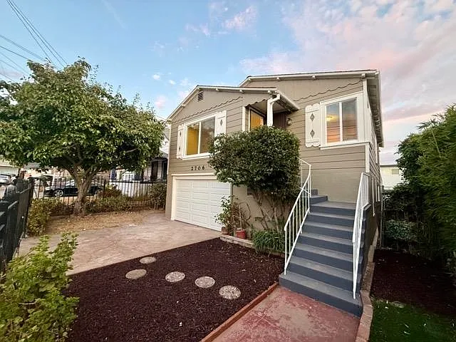 2706 Short St photo 1