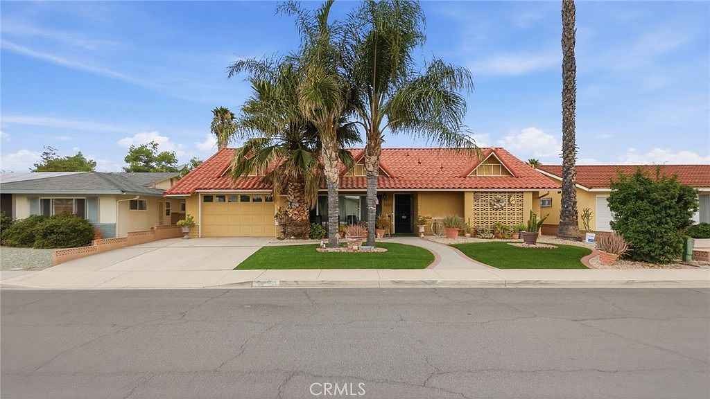 1180 Amberwood Dr