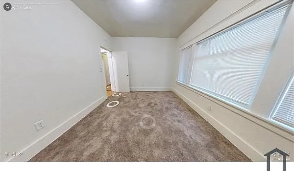 739 E 7th St — Photo 3
