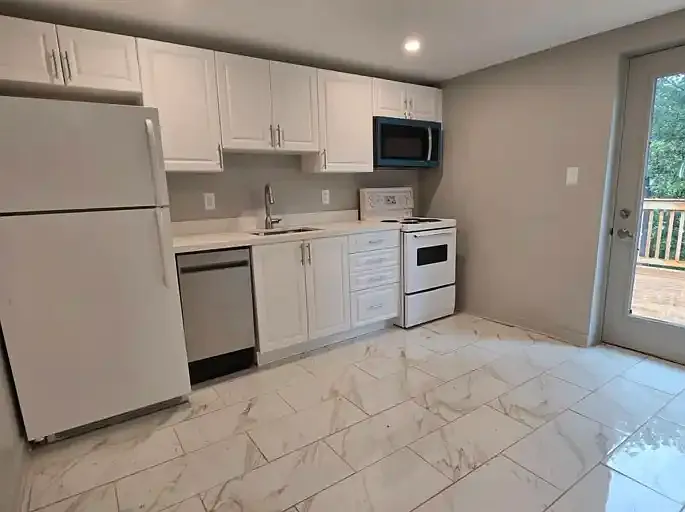 2 bed, 1.0 bath, 800 sqft, $2,500 — Photo 1