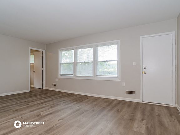 3rd image of 7405 E 108th Ter