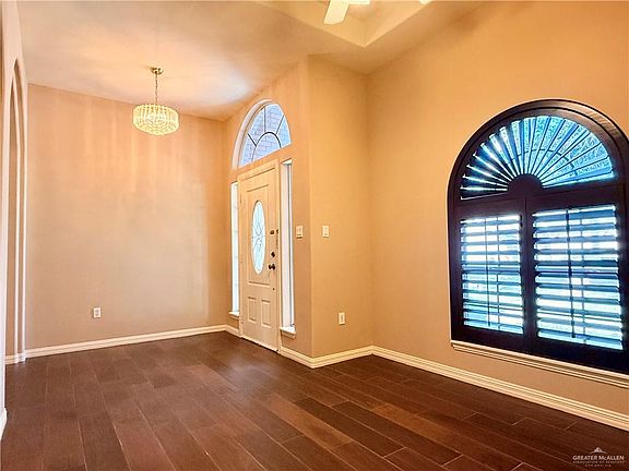 3rd image of 3700 San Gerardo