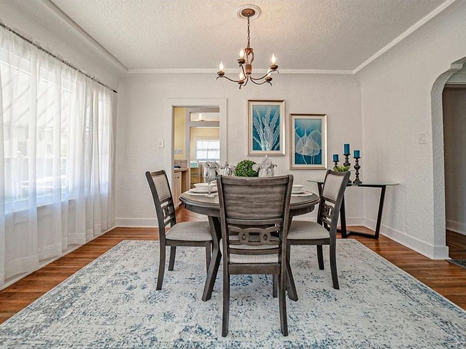 2nd image of 1021 S Ramona St #21