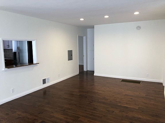 4th image of 1515 S Beverly Glen Blvd APT 1