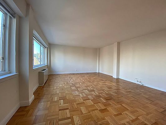 3rd image of 200 E 71st St APT 19B