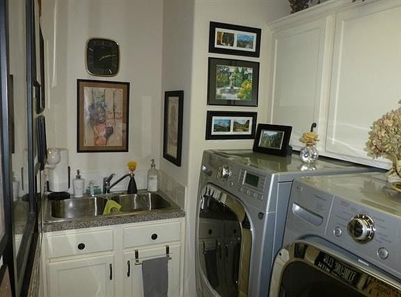 3rd image of 9616 Pinewood Dr
