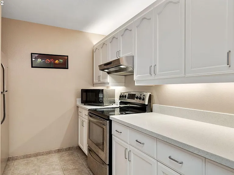 305 S Montgomery St #202 — Photo 15