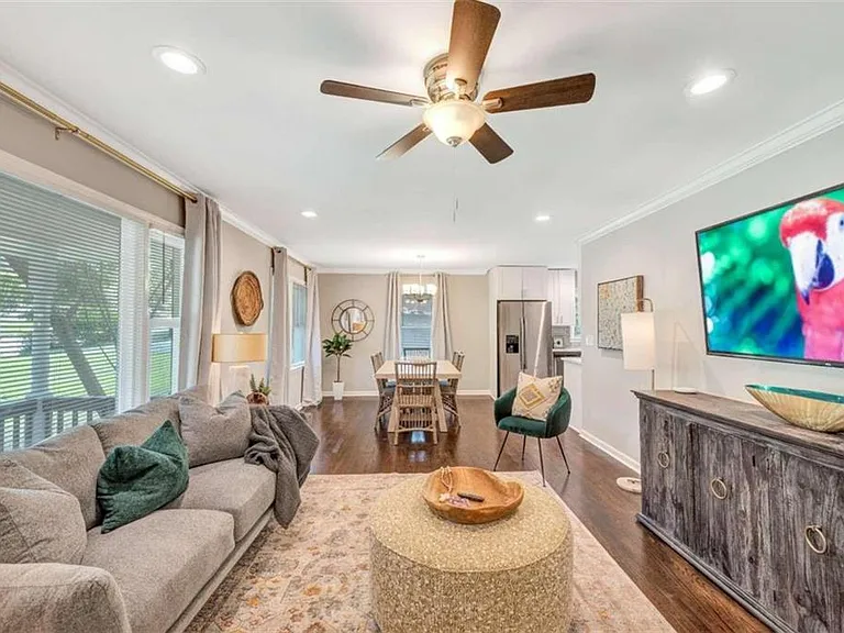 1376 Sandtown Rd SW — Photo 3