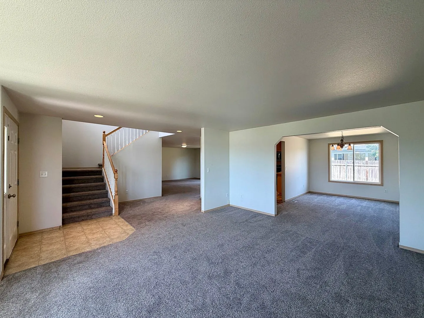 Spacious 4 Bedroom, 2.5 Bath w/3 Car Garage! — Photo 4