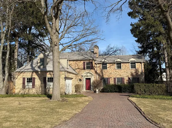 2926 Indianwood Rd, Wilmette, IL 60091