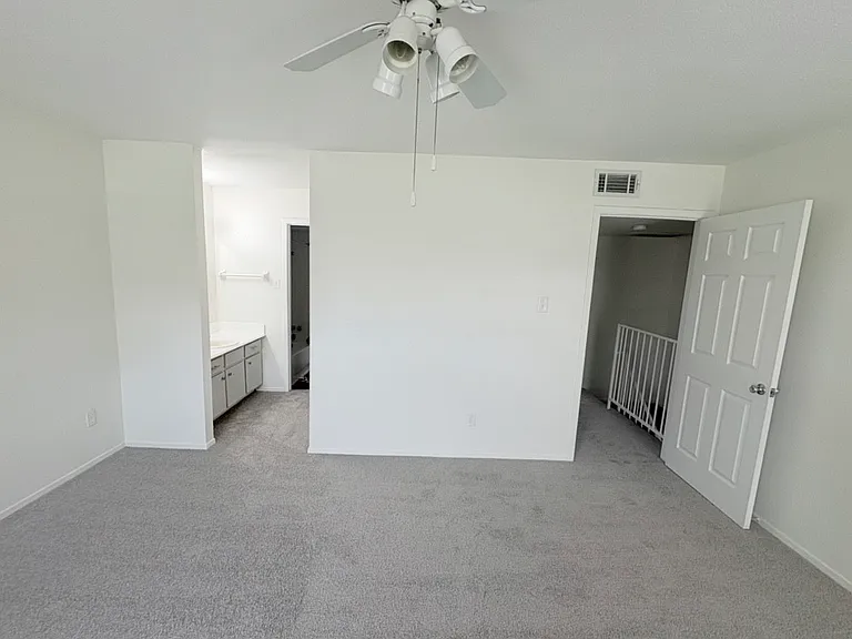 Apt 201 bedroom