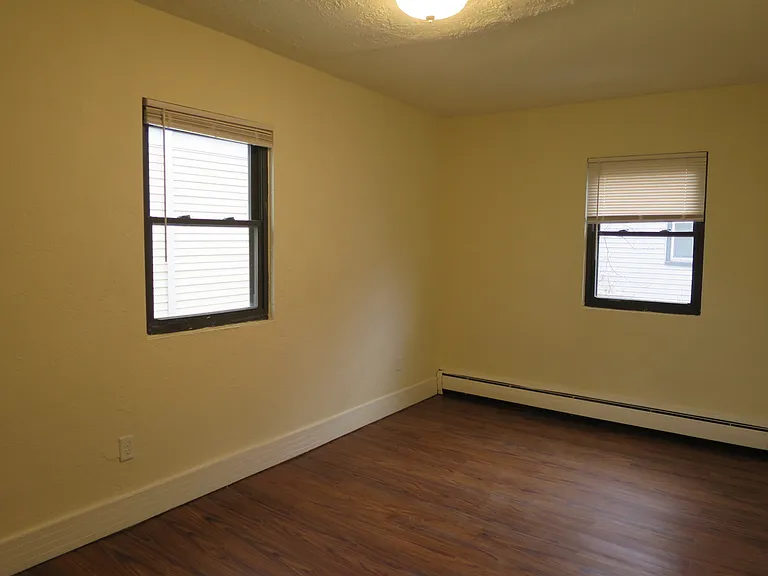 109 Walnut St #21 — Photo 8