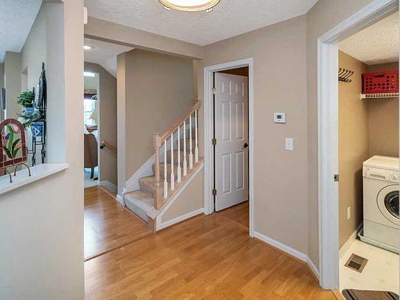 3rd image of 4210 Fieldsedge Dr