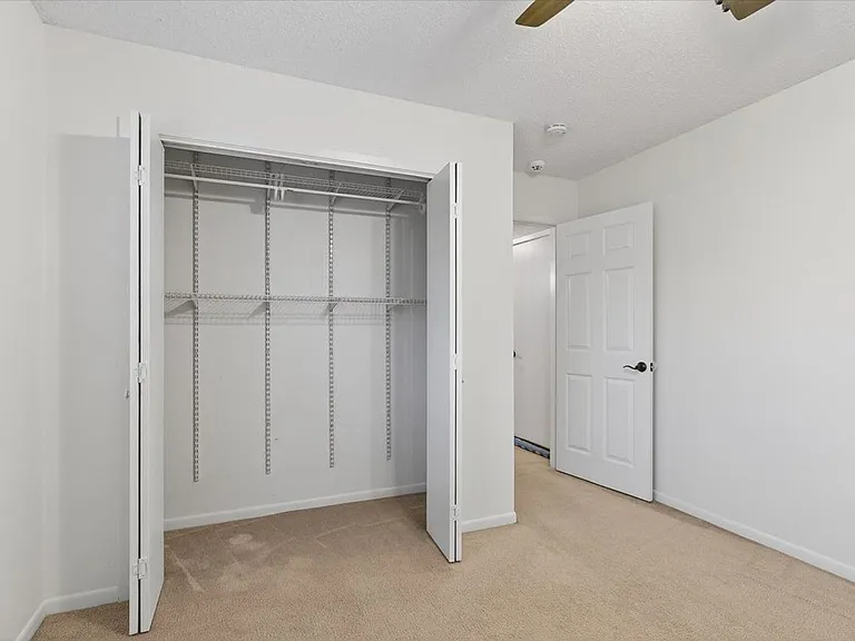 4026 Northwood Dr — Photo 32