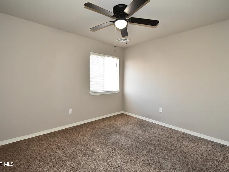 300 Saltford Pl — Photo 40