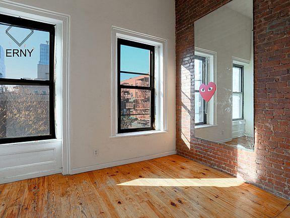 2nd image of 423 Wythe Ave #2G