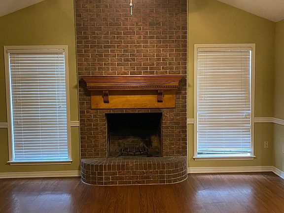 Family Room - Fireplace view