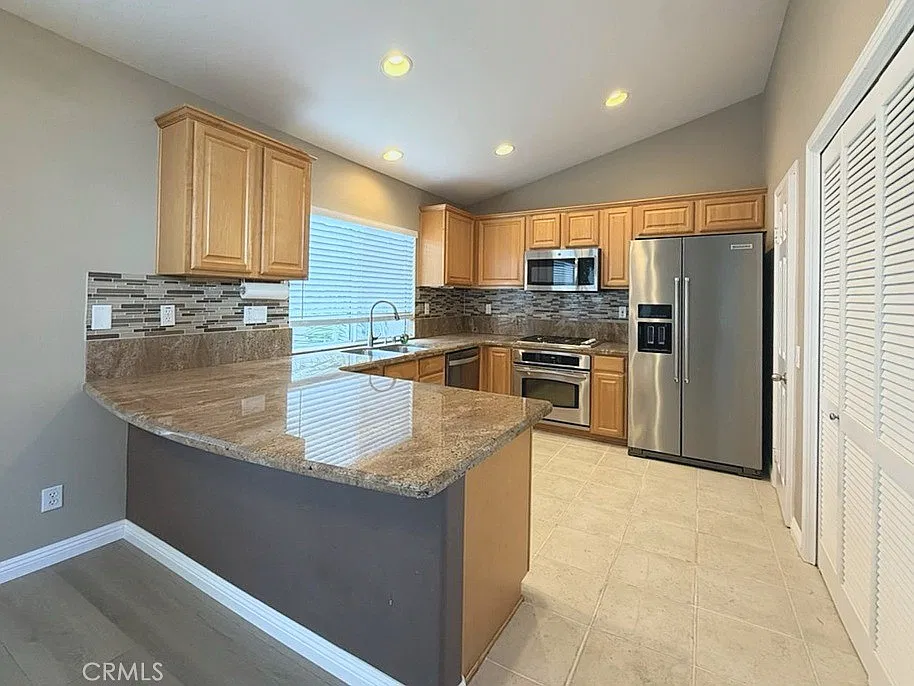 3 bed, 1611 sqft, $4,700 — Photo 3