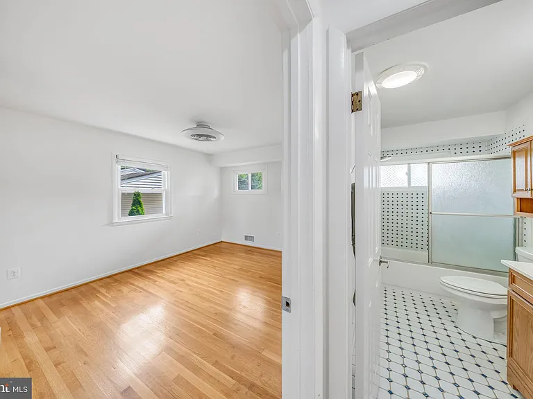 7411 Tillman Dr — Photo 28
