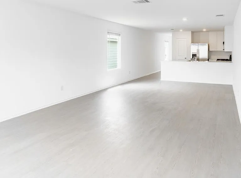 208 Skyfire St — Photo 7