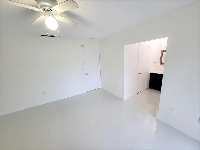 17160 SW 94th Ave — Photo 14