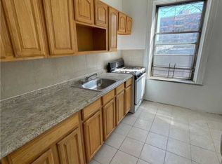 9117 172nd St, Jamaica, NY 11432