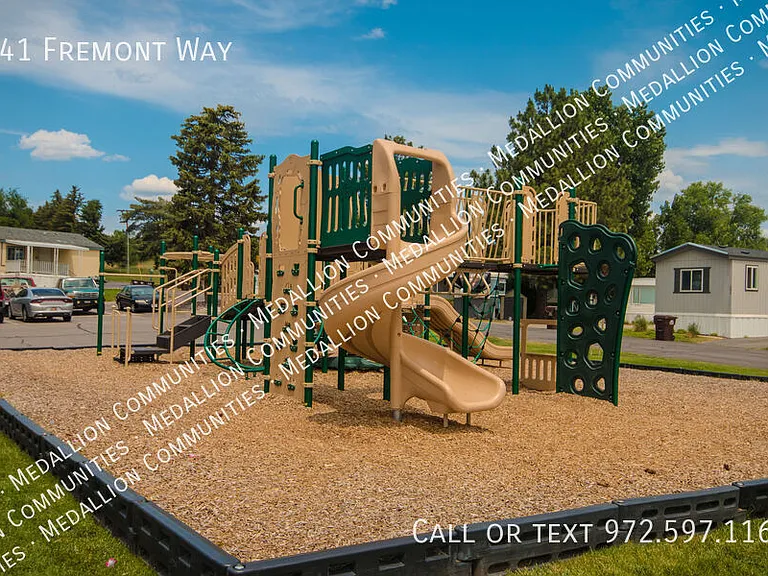 241 Fremont Way — Photo 9