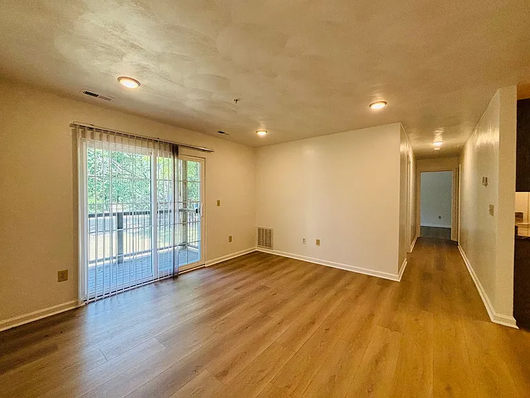 927AB - 410 Houston St. - DM — Photo 77