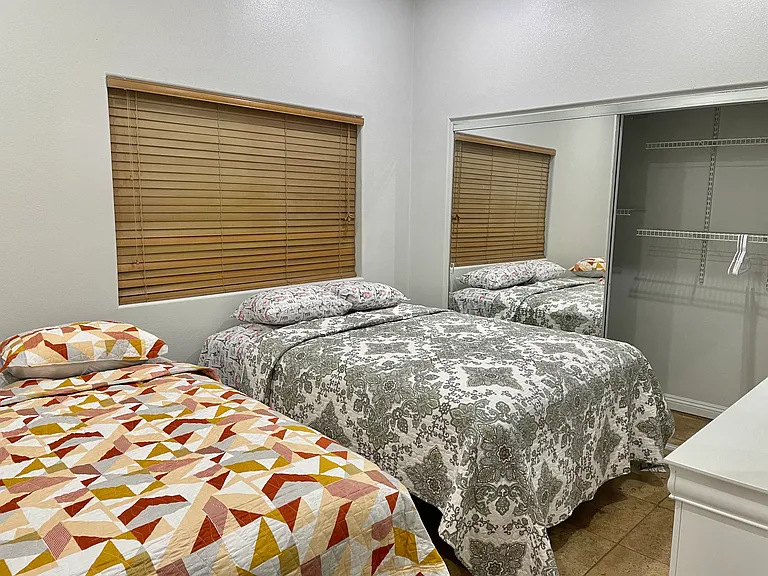 10102 Imperial Ave — Photo 12