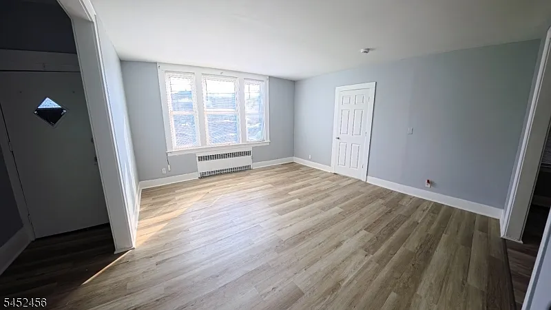2 bed, 1.0 bath, $2,350 — Photo 3