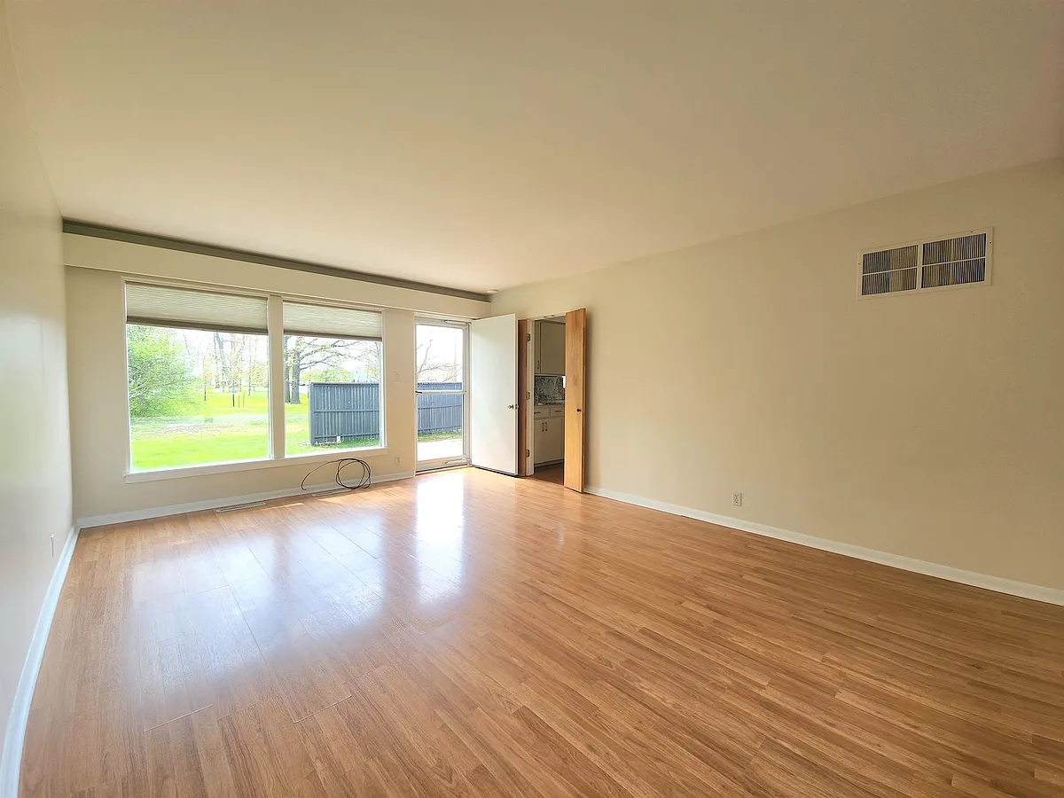 Building Photo - 2804 Dartmouth Dr