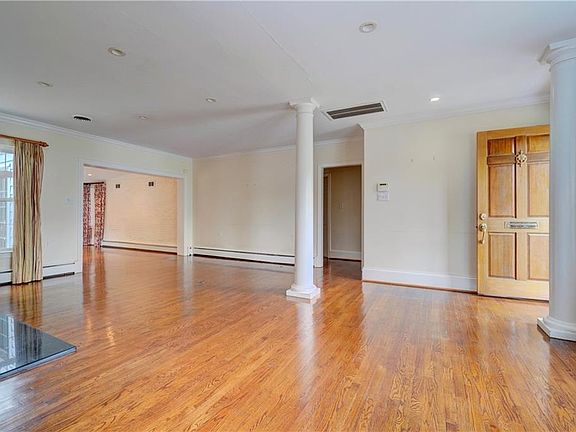 Open floorpan with great flow!
