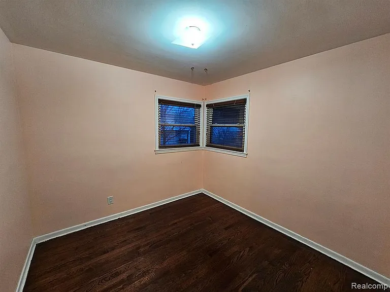 1501 N Silvery Ln — Photo 14