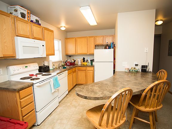 3rd image of 621 Mitchell St #B-1