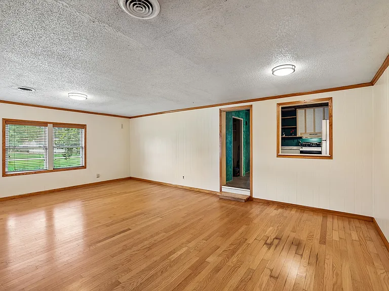810 Velma Ln — Photo 13